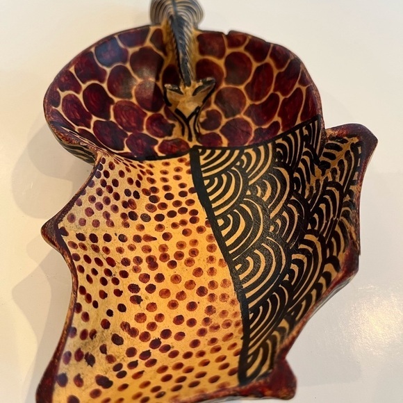 African Bowl with Zebra Drinking - Picture 3 of 10